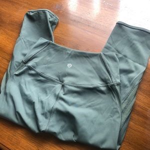 Lululemon cropped leggings with mesh details